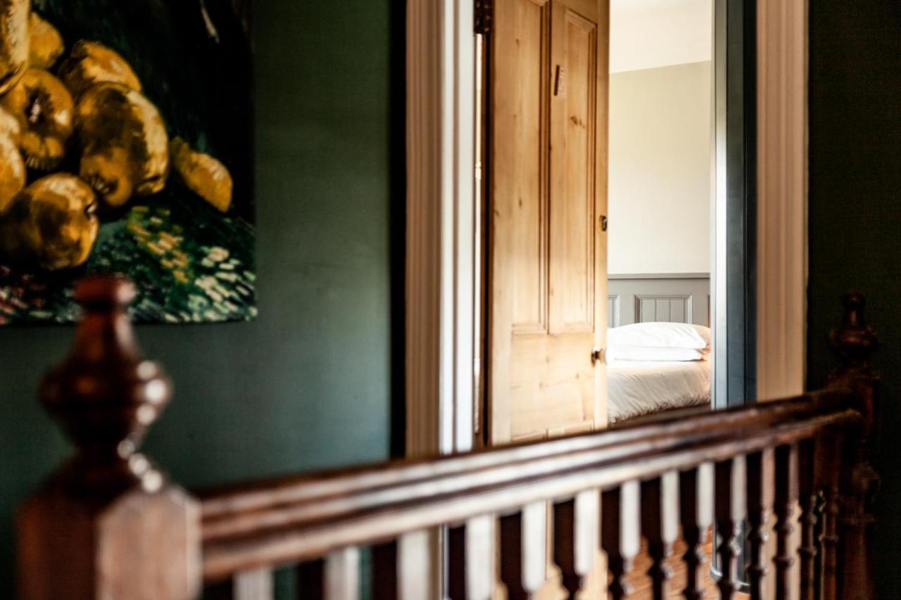 The Old Vicarage Bed & Breakfast Moylgrove Exterior foto